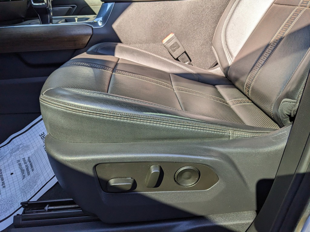 Chevrolet Silverado 1500 Vehicle Full-screen Gallery Image 14