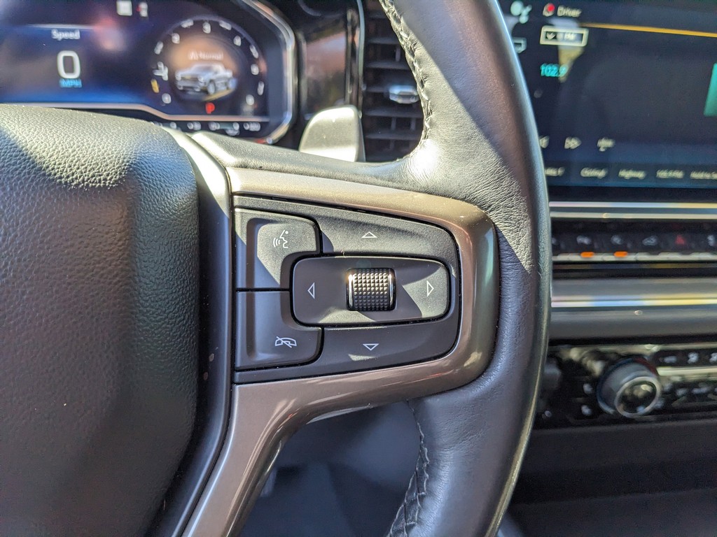 Chevrolet Silverado 1500 Vehicle Full-screen Gallery Image 24