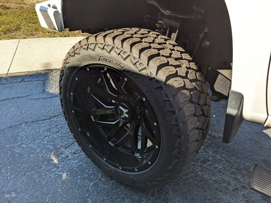 Chevrolet Silverado 1500 Vehicle Full-screen Gallery Image 29