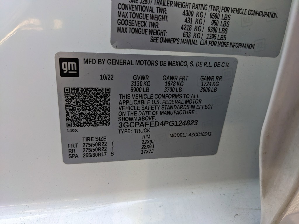 Chevrolet Silverado 1500 Vehicle Full-screen Gallery Image 31