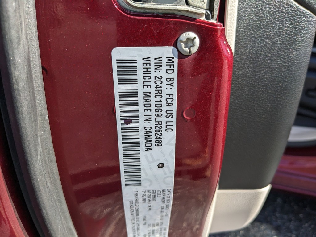 Chrysler Voyager Vehicle Full-screen Gallery Image 32