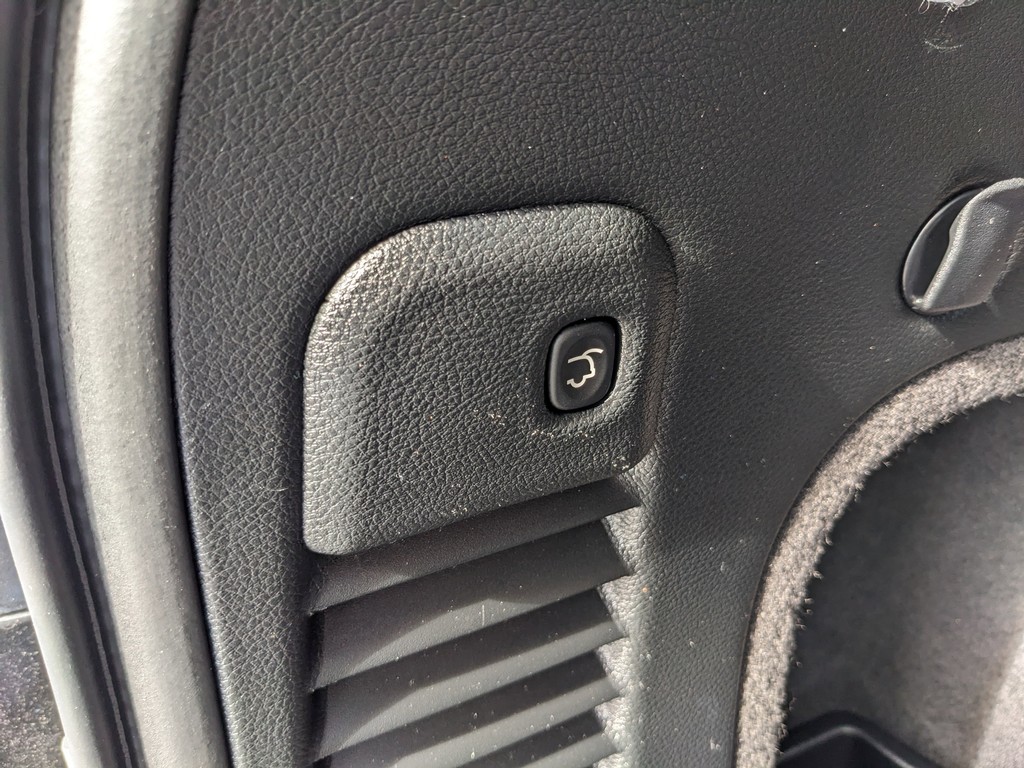 Jeep Grand Cherokee Vehicle Full-screen Gallery Image 09