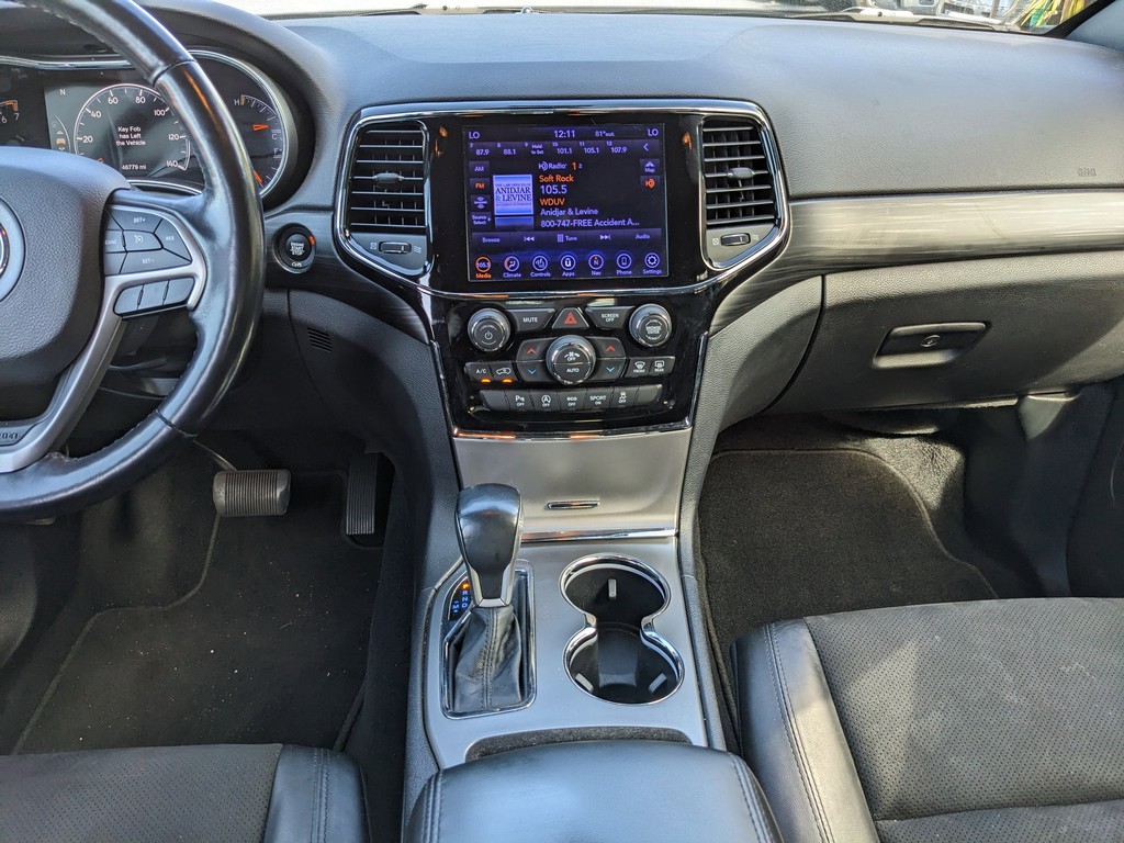 Jeep Grand Cherokee Vehicle Full-screen Gallery Image 13