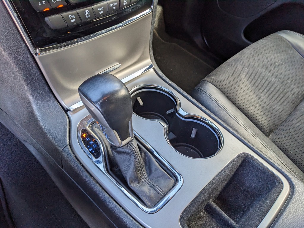 Jeep Grand Cherokee Vehicle Full-screen Gallery Image 22