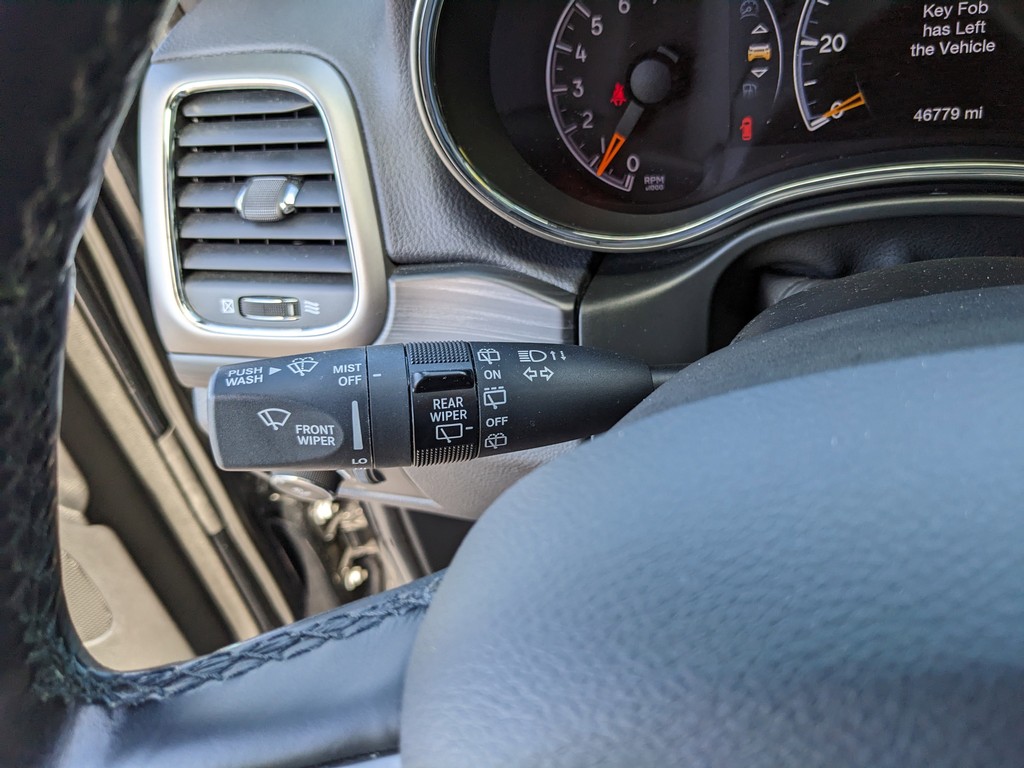 Jeep Grand Cherokee Vehicle Full-screen Gallery Image 28