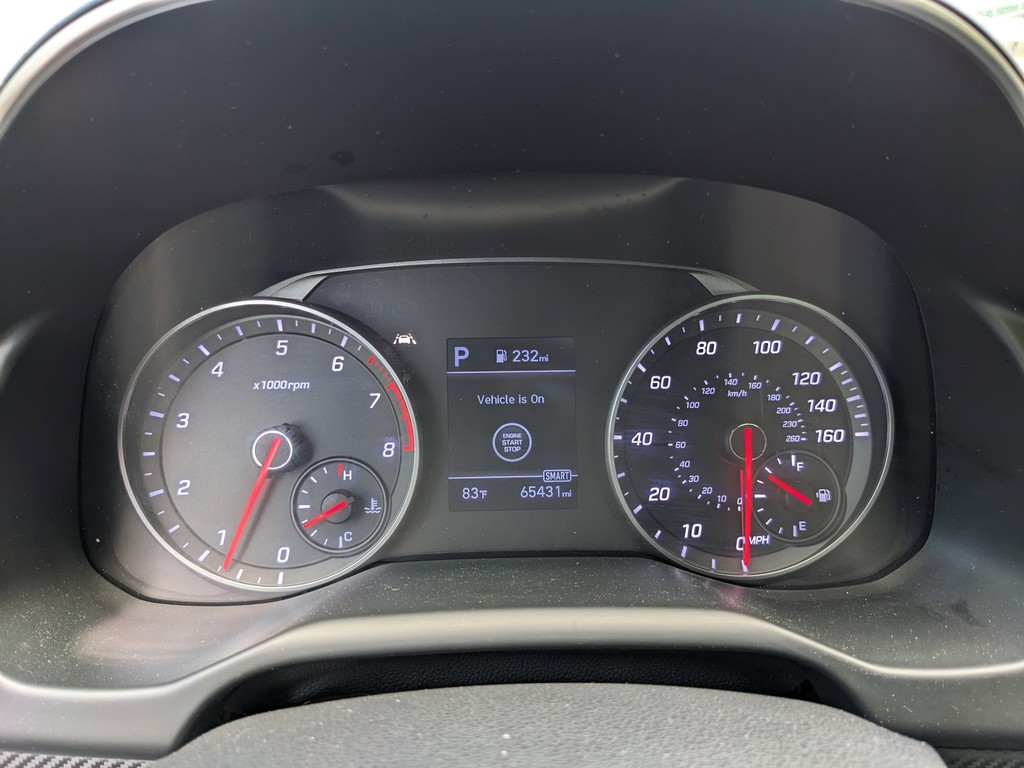 Hyundai Elantra Vehicle Full-screen Gallery Image 26