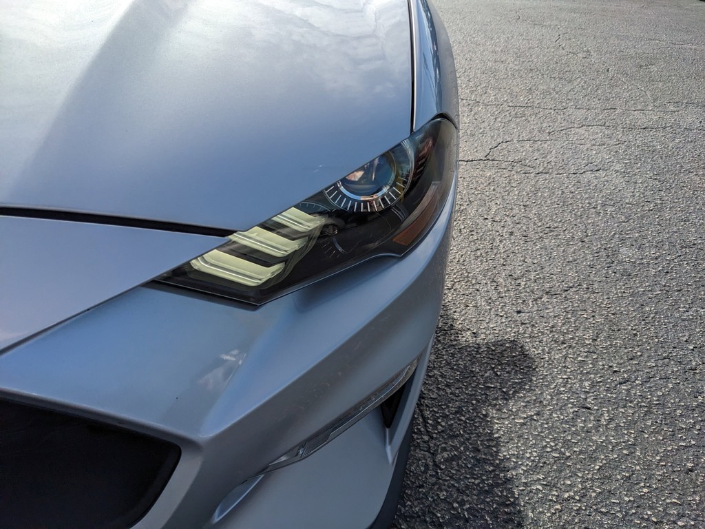 Ford Mustang Vehicle Full-screen Gallery Image 07