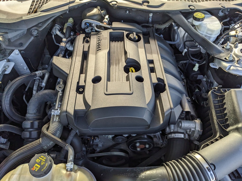 Ford Mustang Vehicle Full-screen Gallery Image 09