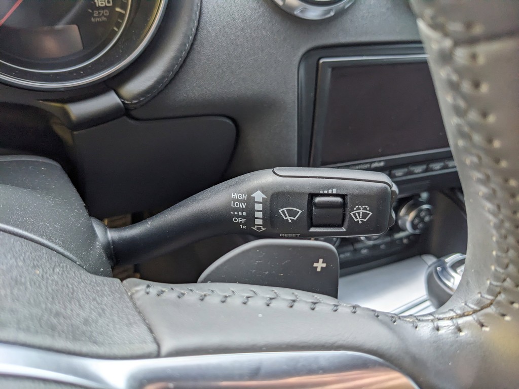 Audi TT Vehicle Full-screen Gallery Image 19