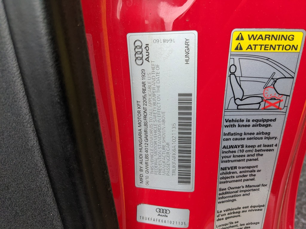 Audi TT Vehicle Full-screen Gallery Image 24