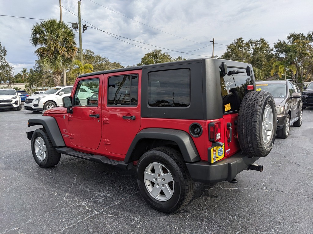 Jeep Wrangler Unlimited Vehicle Full-screen Gallery Image 03
