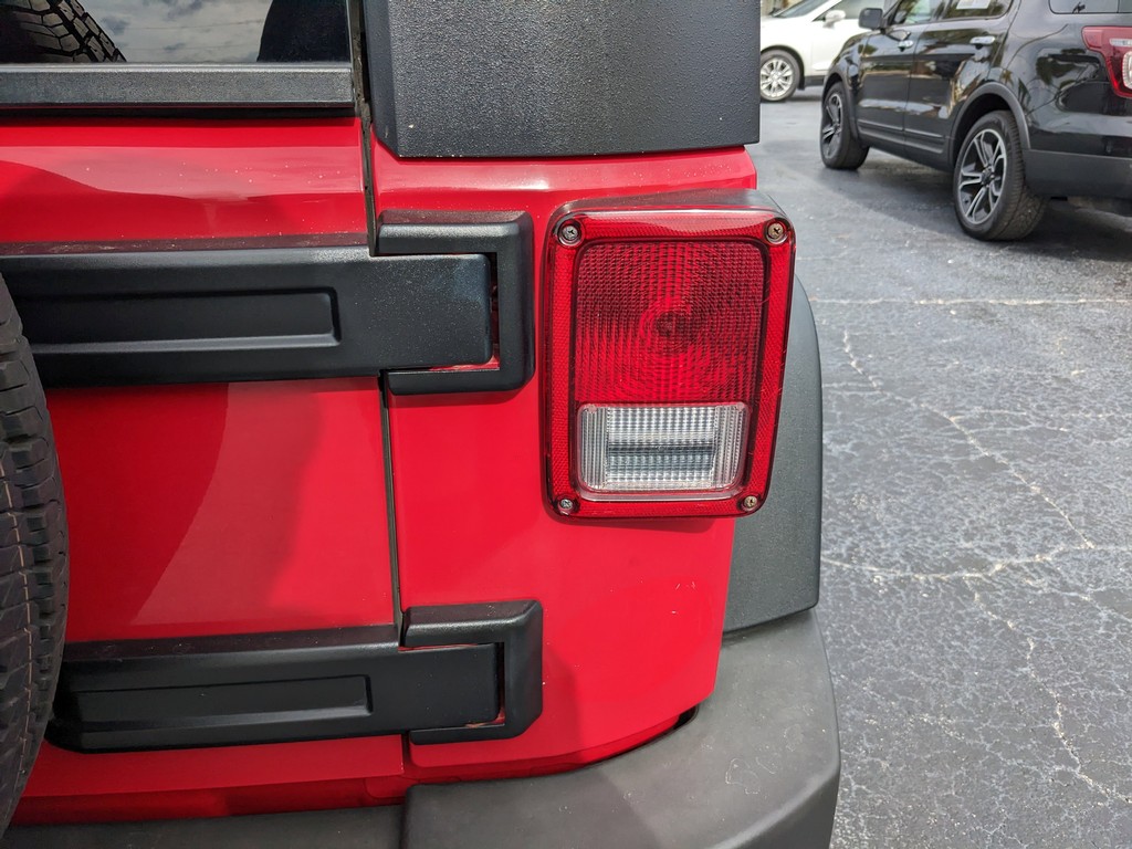 Jeep Wrangler Unlimited Vehicle Full-screen Gallery Image 07