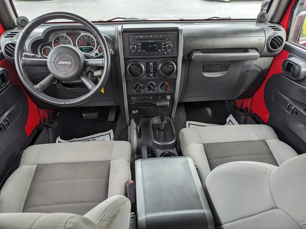 Jeep Wrangler Unlimited Vehicle Full-screen Gallery Image 09