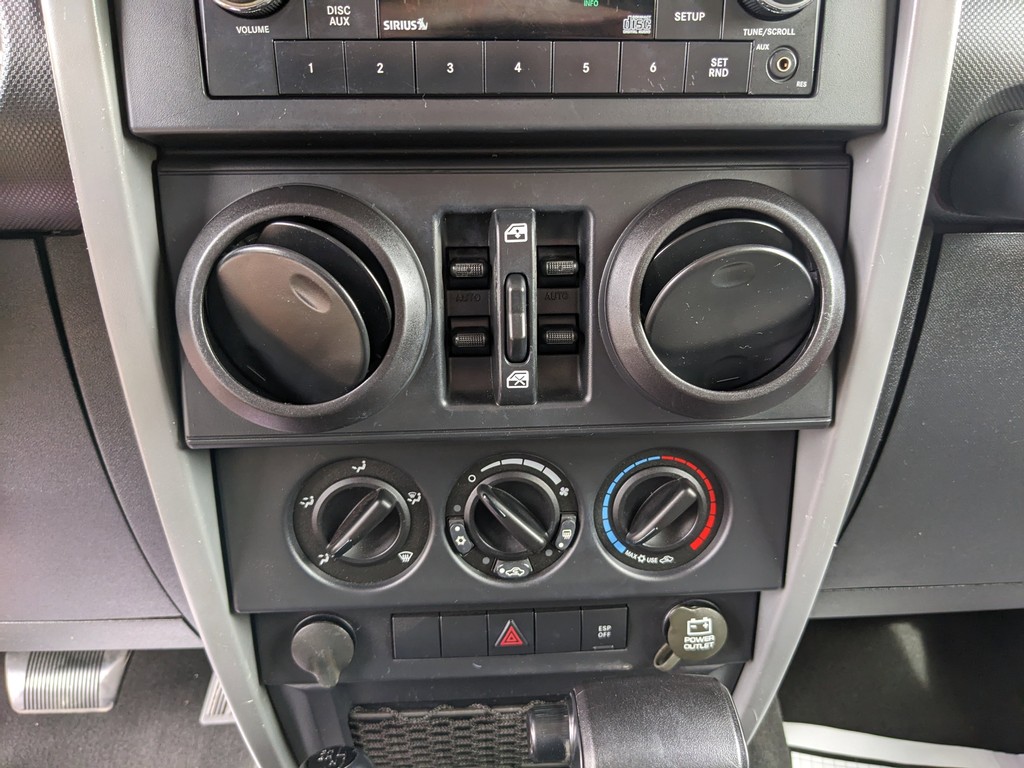 Jeep Wrangler Unlimited Vehicle Full-screen Gallery Image 18