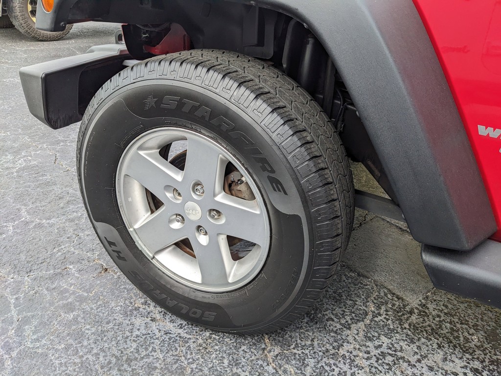 Jeep Wrangler Unlimited Vehicle Full-screen Gallery Image 25