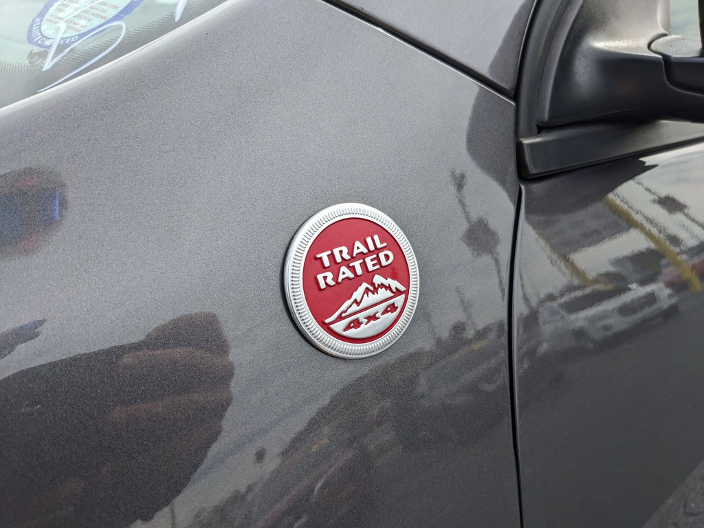 Jeep Cherokee Vehicle Full-screen Gallery Image 08