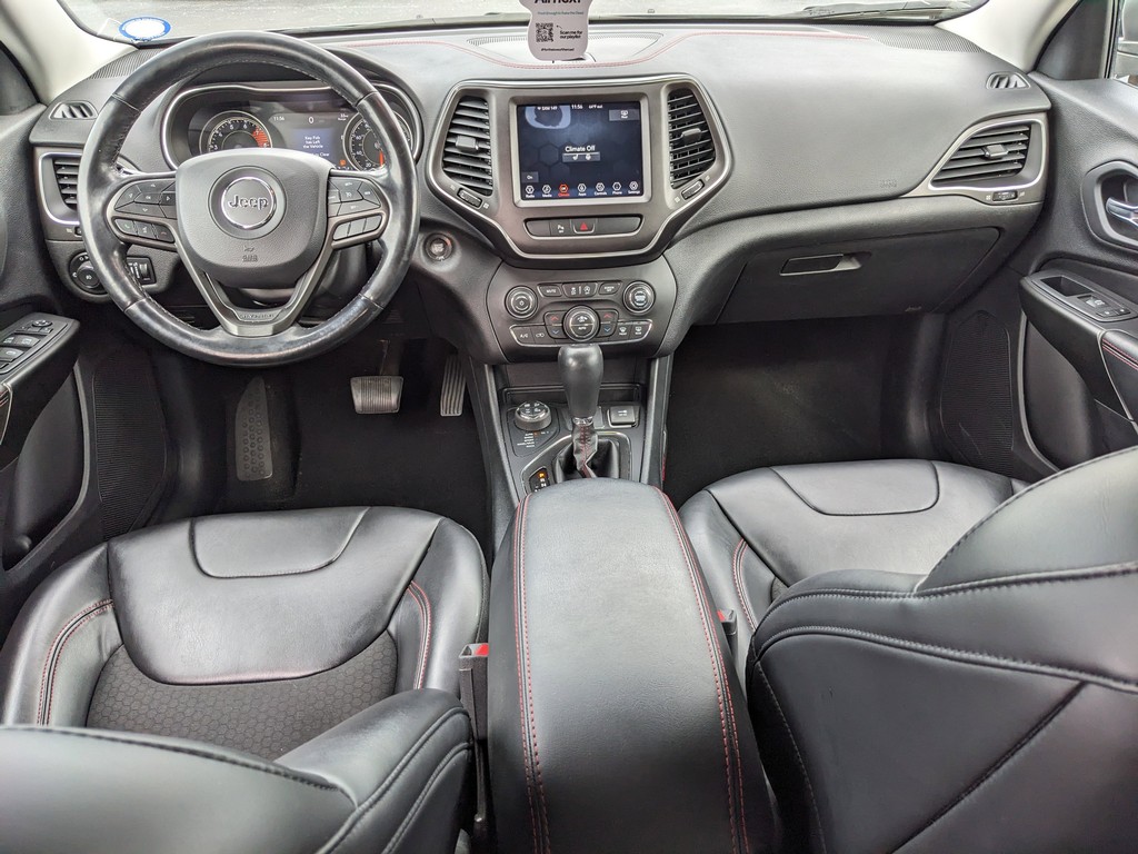 Jeep Cherokee Vehicle Full-screen Gallery Image 13