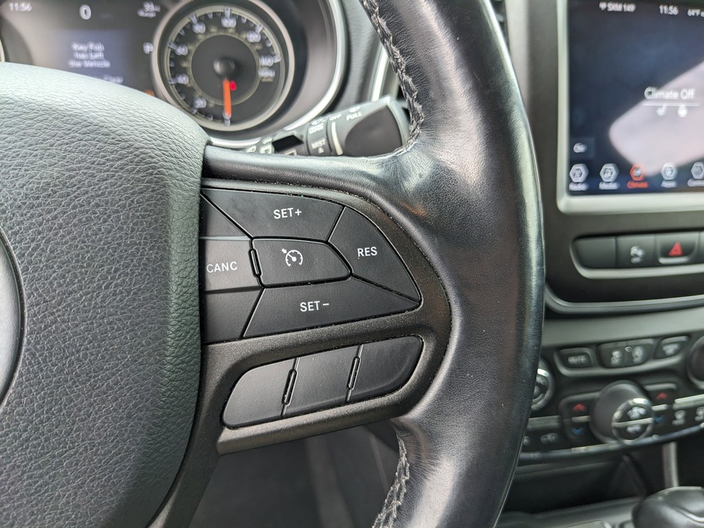 Jeep Cherokee Vehicle Full-screen Gallery Image 30