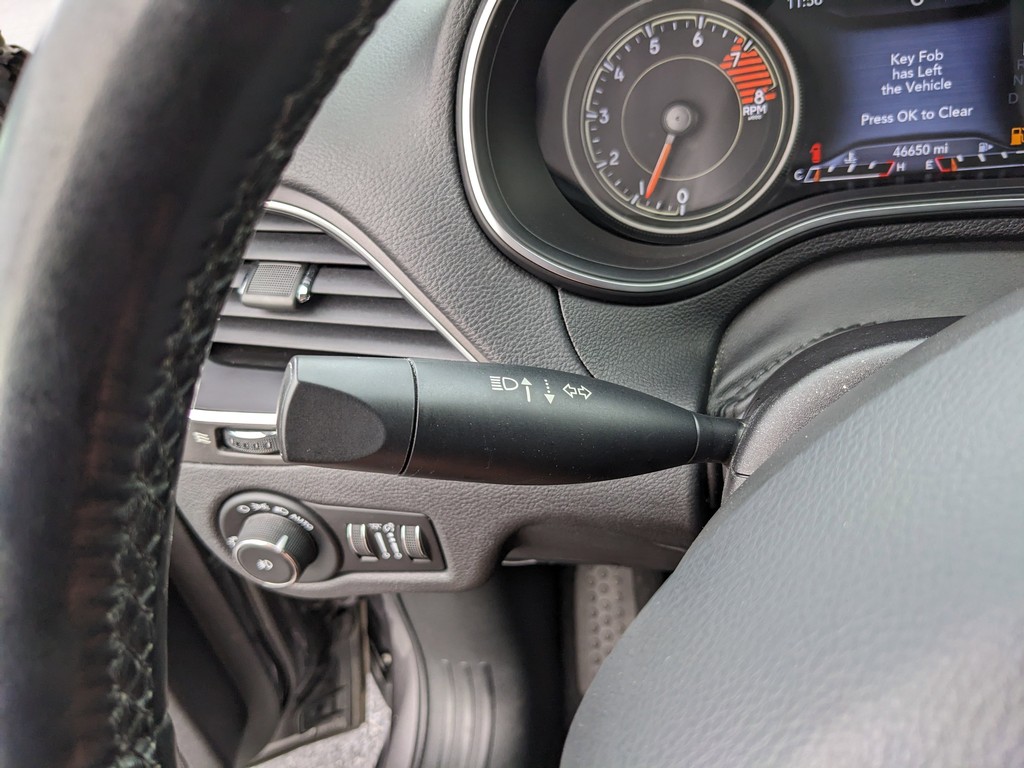 Jeep Cherokee Vehicle Full-screen Gallery Image 31