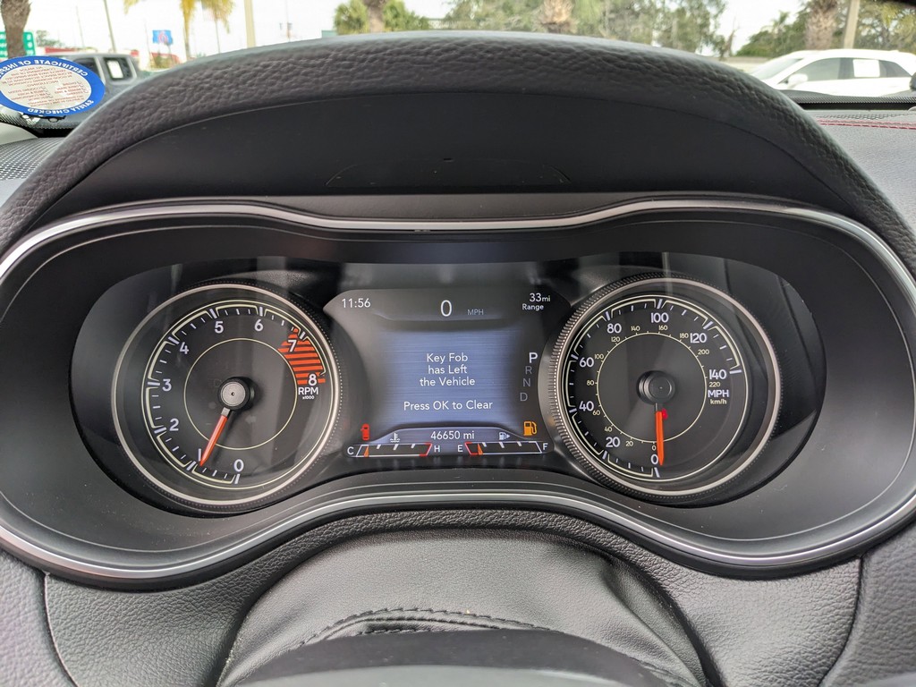 Jeep Cherokee Vehicle Full-screen Gallery Image 33