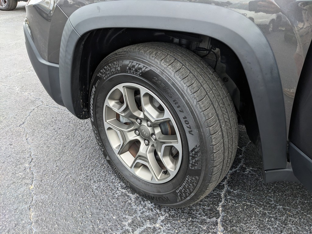 Jeep Cherokee Vehicle Full-screen Gallery Image 34