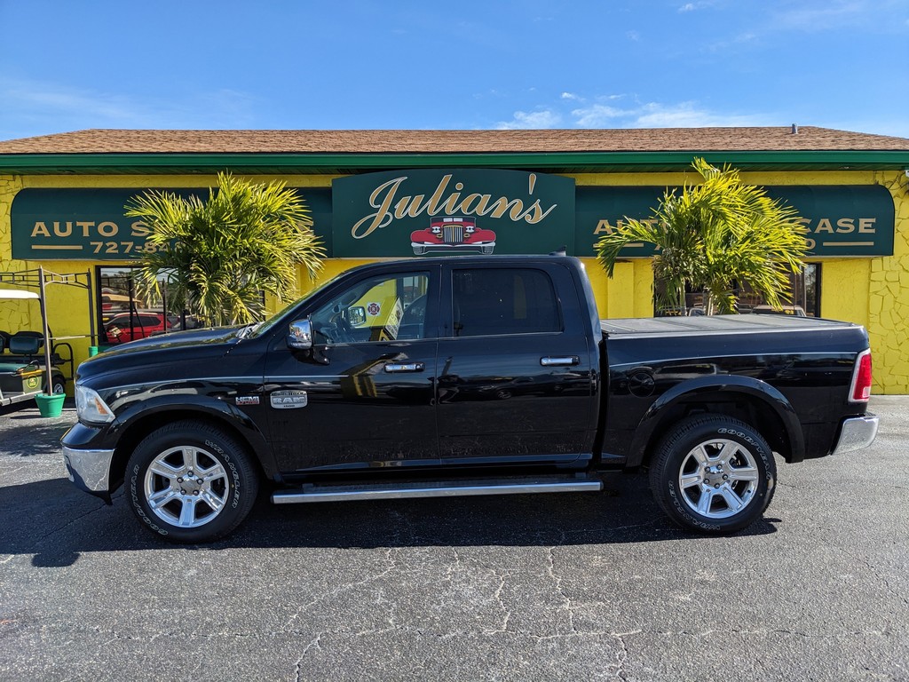 Ram 1500 Vehicle Full-screen Gallery Image 02