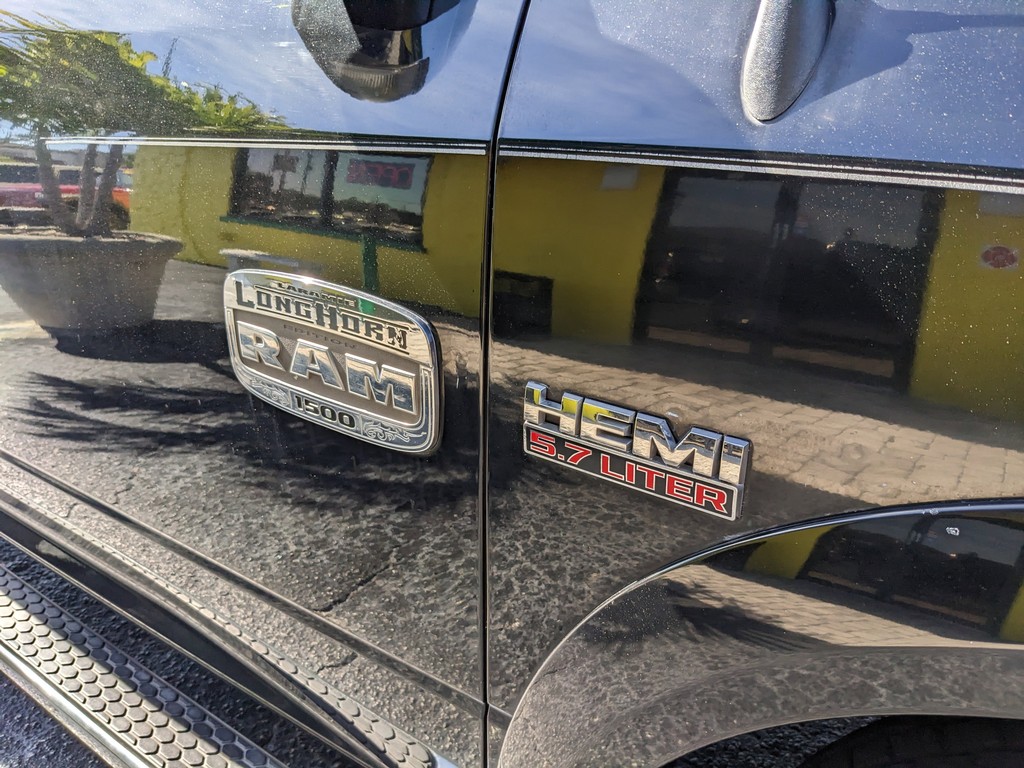 Ram 1500 Vehicle Full-screen Gallery Image 07