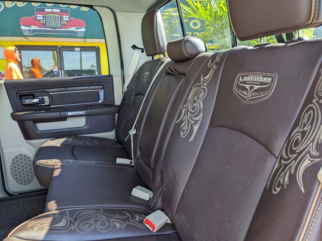 Ram 1500 Vehicle Full-screen Gallery Image 14