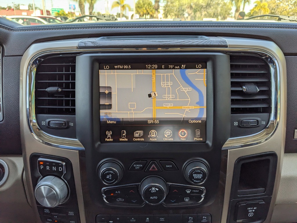 Ram 1500 Vehicle Full-screen Gallery Image 18