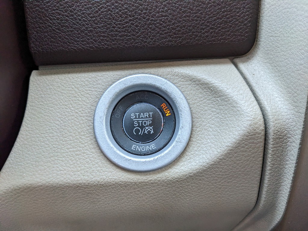 Ram 1500 Vehicle Full-screen Gallery Image 22