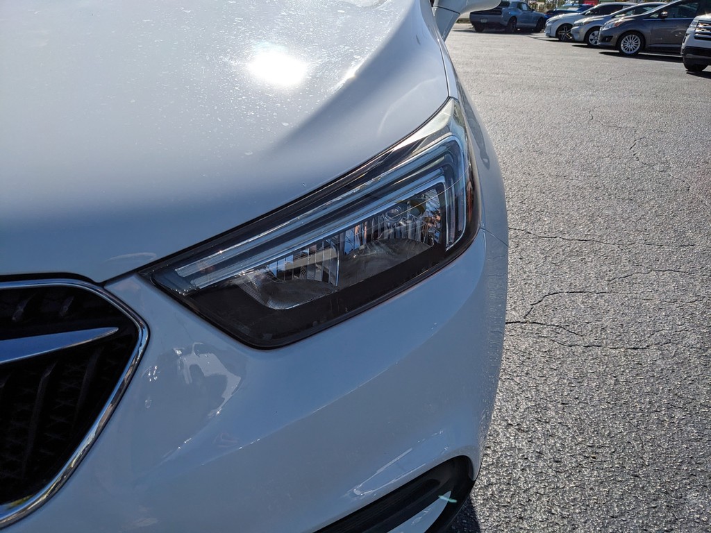 Buick Encore Vehicle Full-screen Gallery Image 06