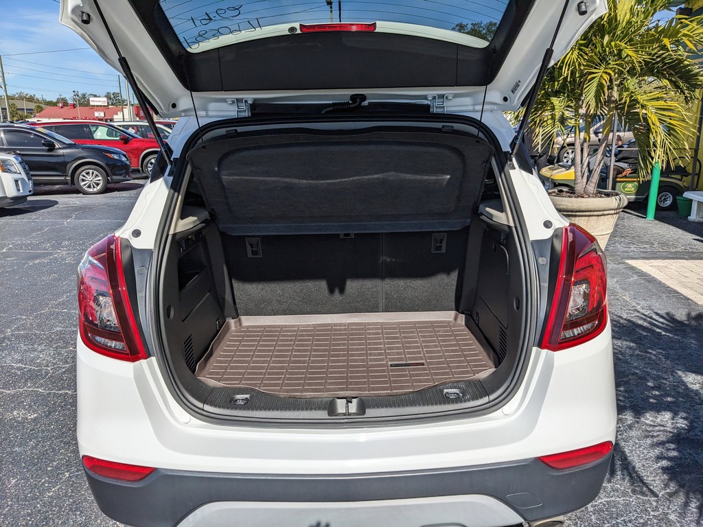 Buick Encore Vehicle Full-screen Gallery Image 08