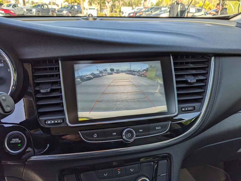 Buick Encore Vehicle Full-screen Gallery Image 19