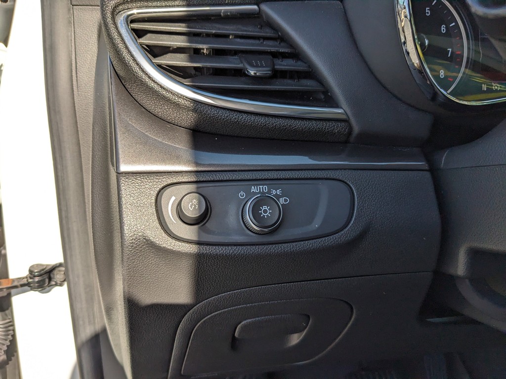 Buick Encore Vehicle Full-screen Gallery Image 22