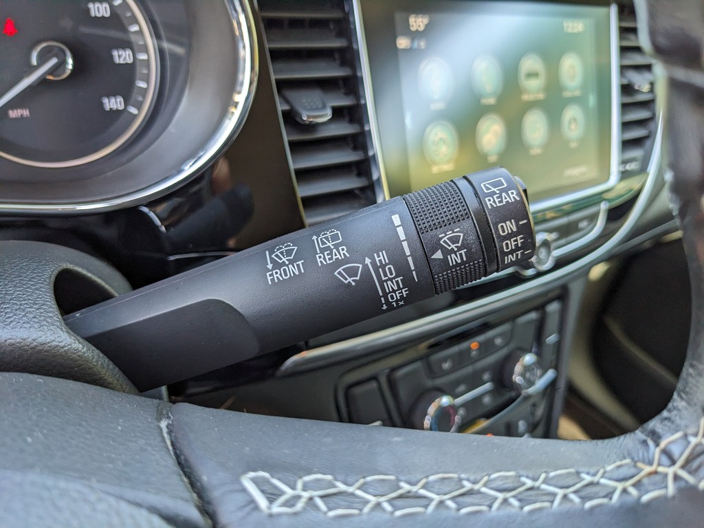 Buick Encore Vehicle Full-screen Gallery Image 27