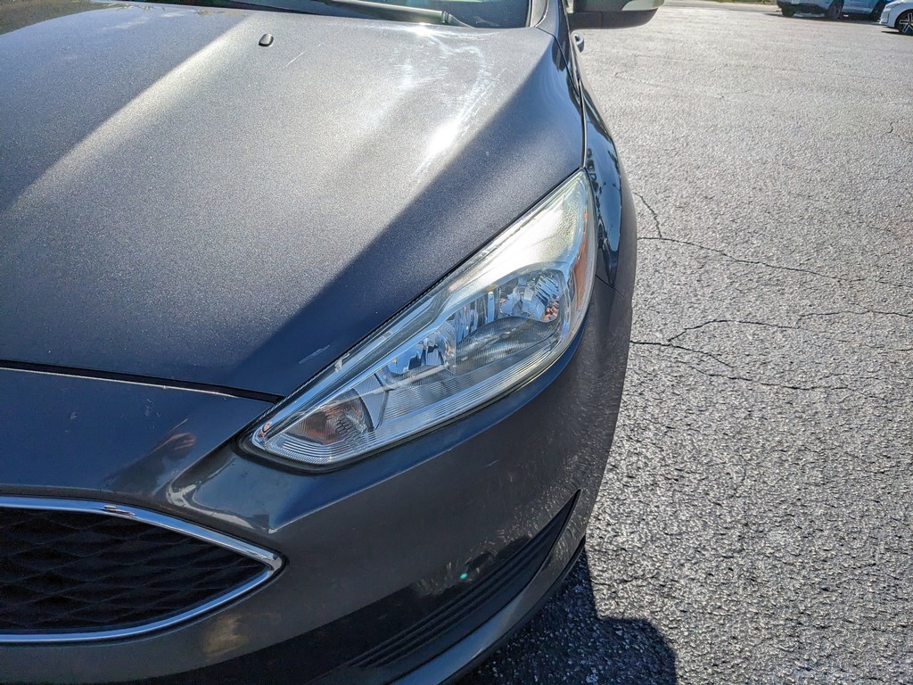 Ford Focus Vehicle Full-screen Gallery Image 07