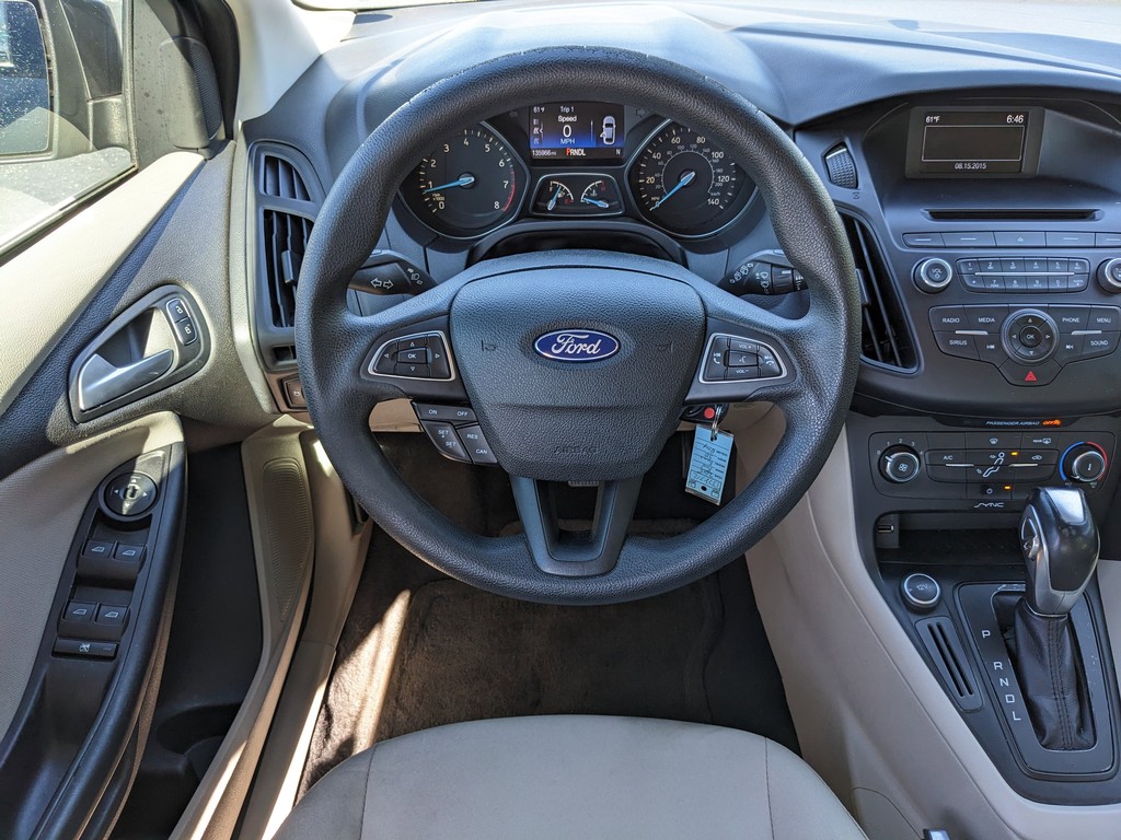 Ford Focus Vehicle Full-screen Gallery Image 13