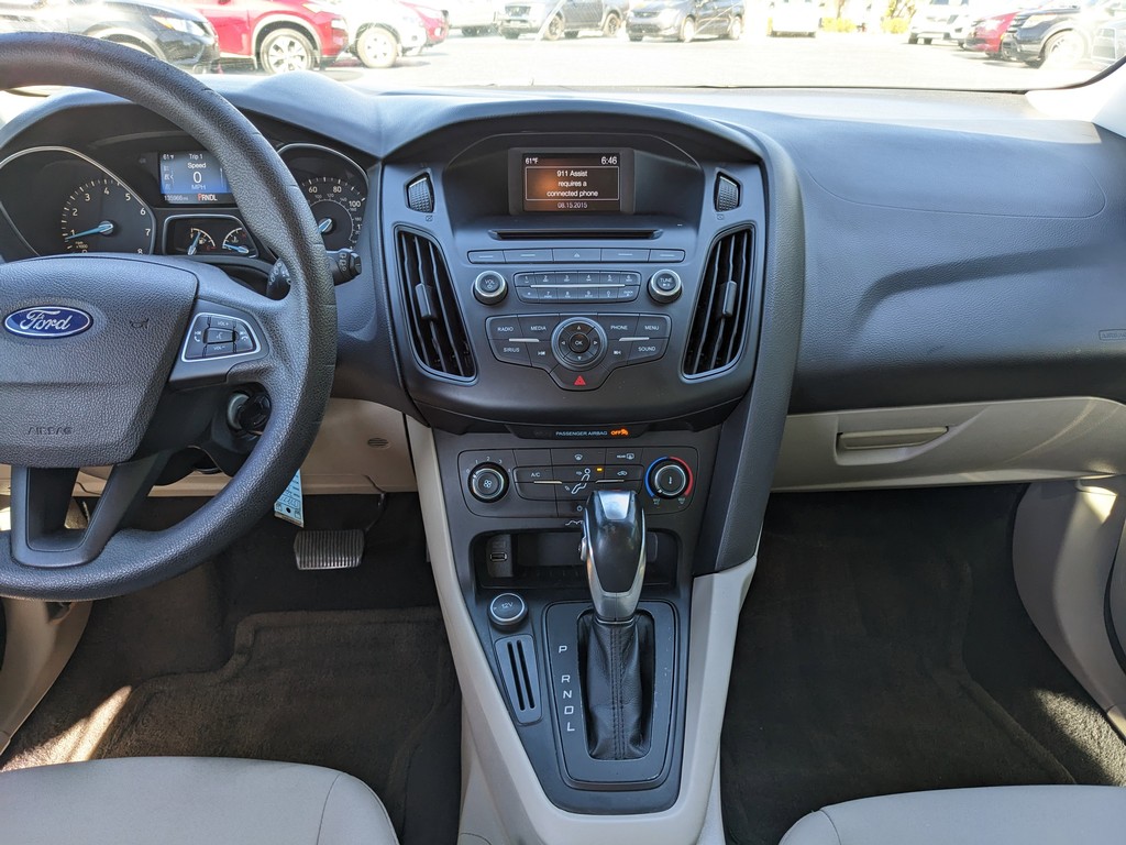 Ford Focus Vehicle Full-screen Gallery Image 14