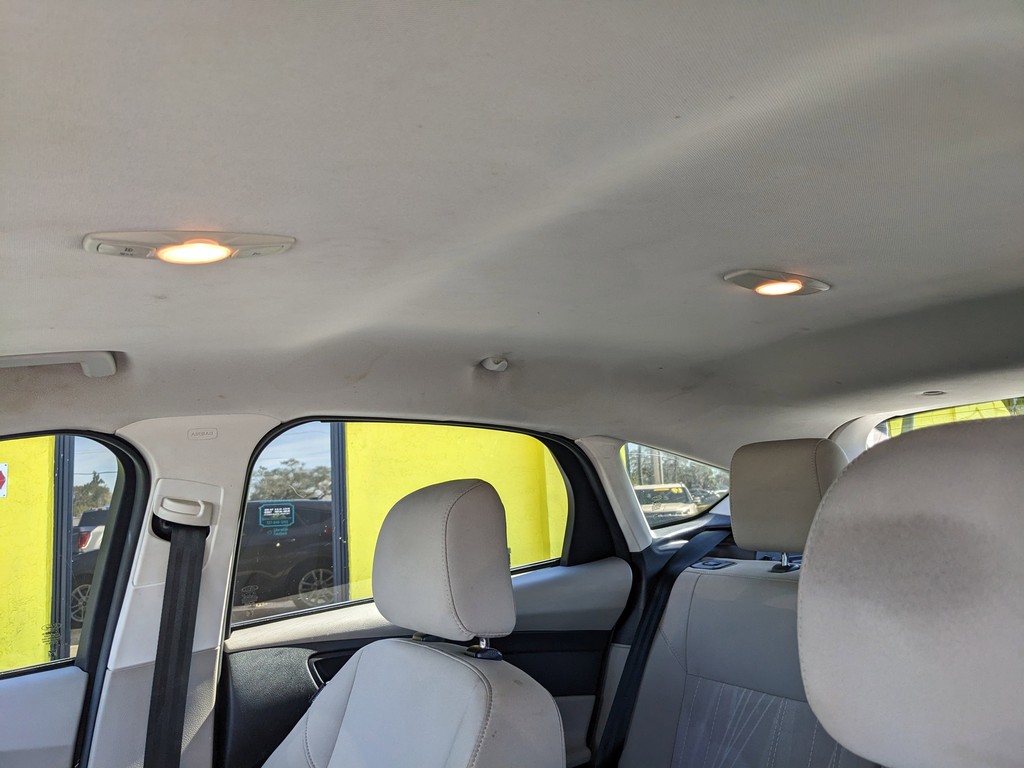 Ford Focus Vehicle Full-screen Gallery Image 19