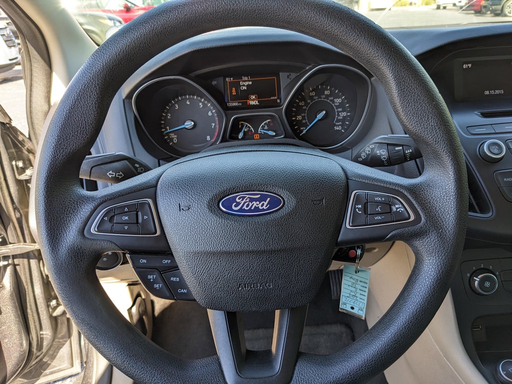 Ford Focus Vehicle Full-screen Gallery Image 25