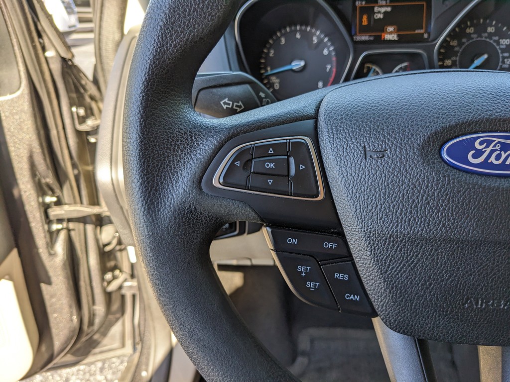 Ford Focus Vehicle Full-screen Gallery Image 26