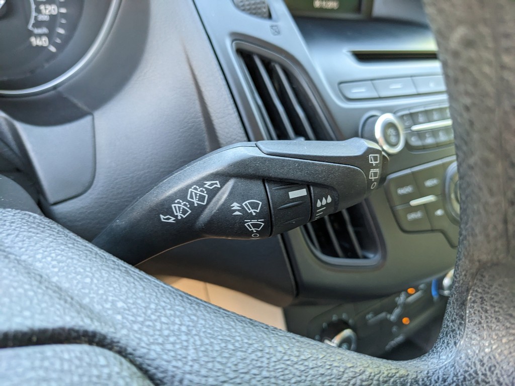 Ford Focus Vehicle Full-screen Gallery Image 29