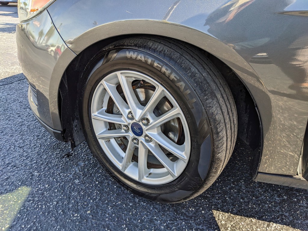 Ford Focus Vehicle Full-screen Gallery Image 31