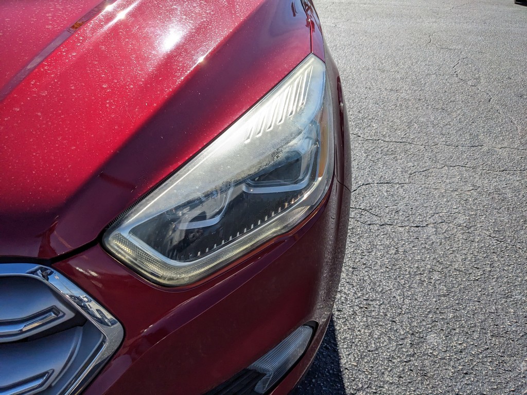 Ford Escape Vehicle Full-screen Gallery Image 07