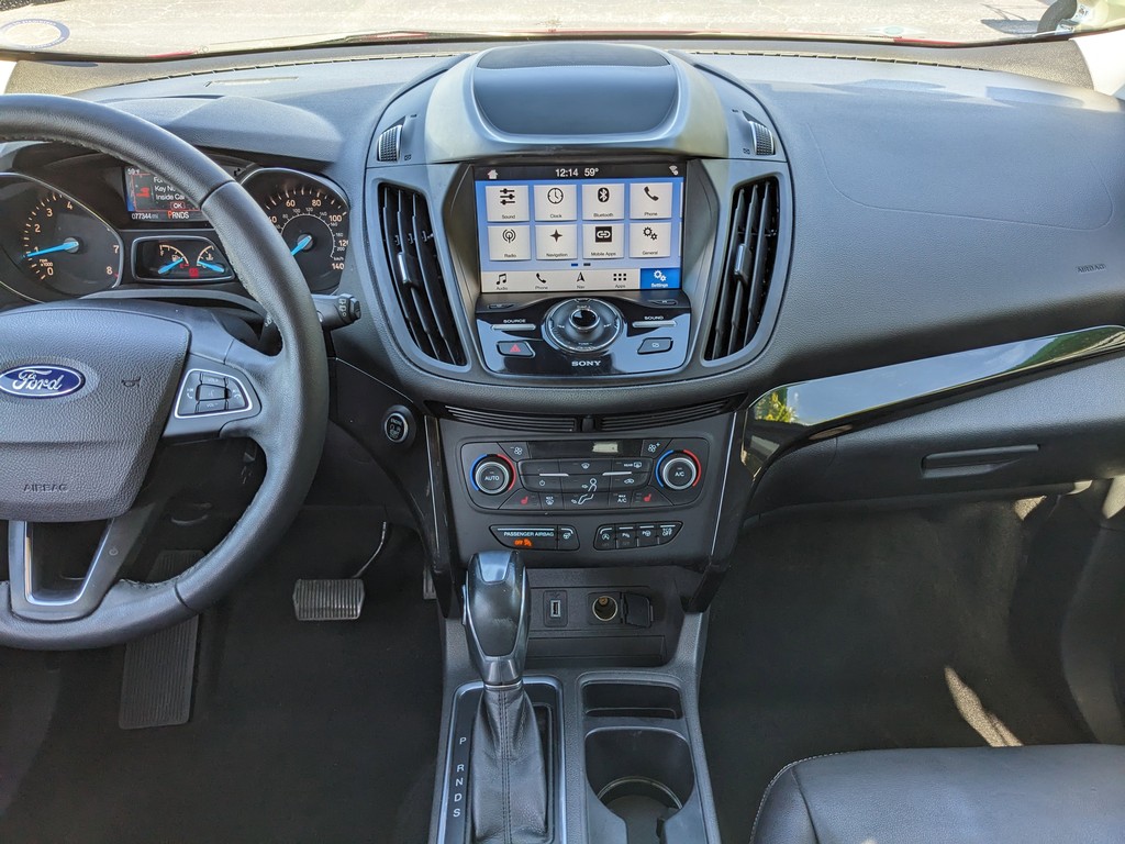 Ford Escape Vehicle Full-screen Gallery Image 15