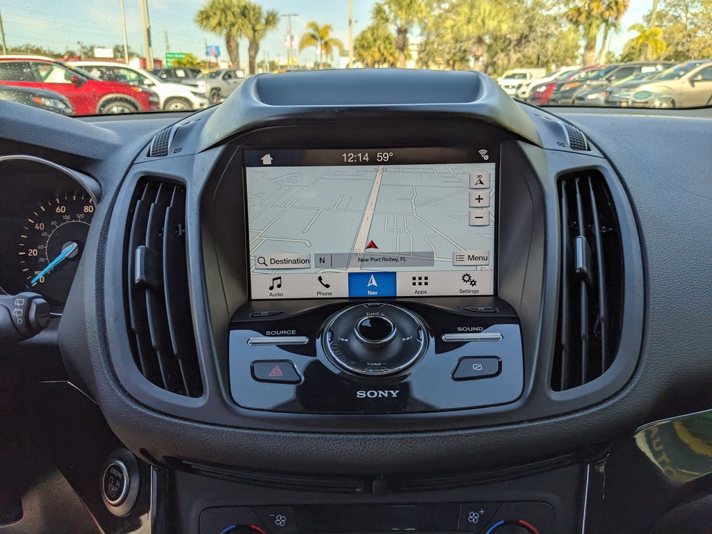 Ford Escape Vehicle Full-screen Gallery Image 23