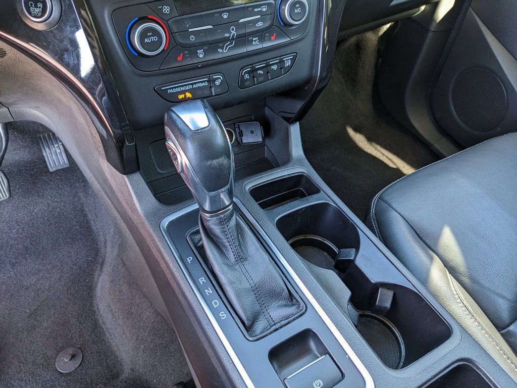 Ford Escape Vehicle Full-screen Gallery Image 26