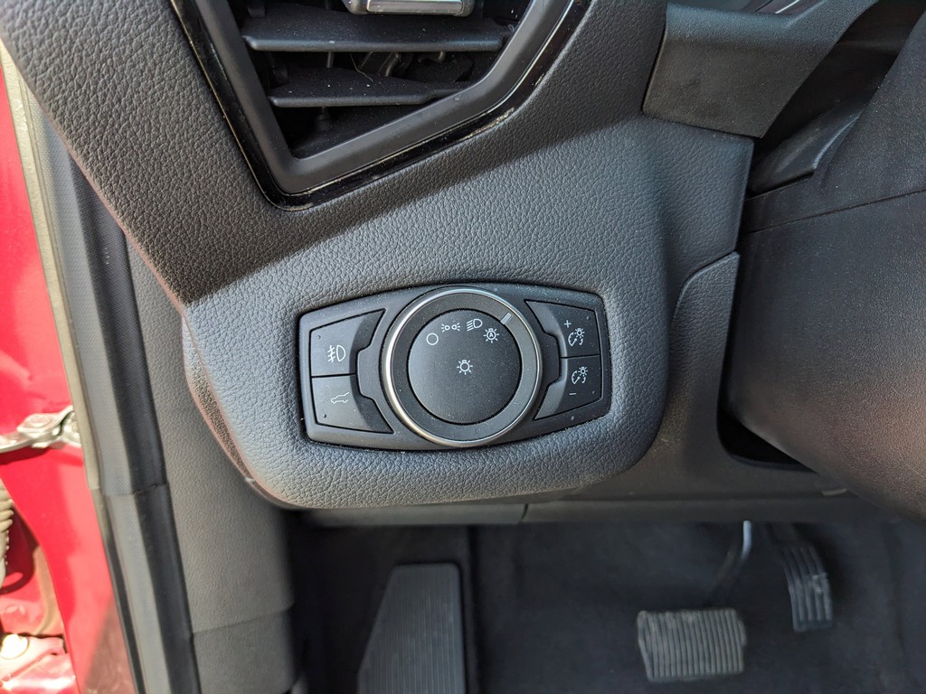 Ford Escape Vehicle Full-screen Gallery Image 28