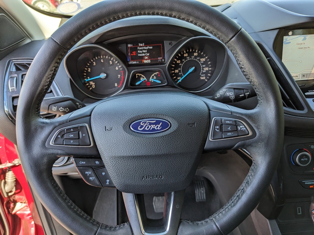 Ford Escape Vehicle Full-screen Gallery Image 29