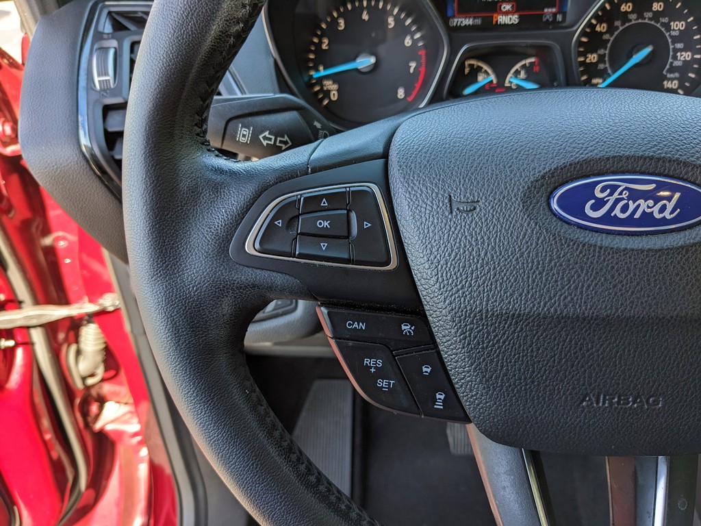 Ford Escape Vehicle Full-screen Gallery Image 30